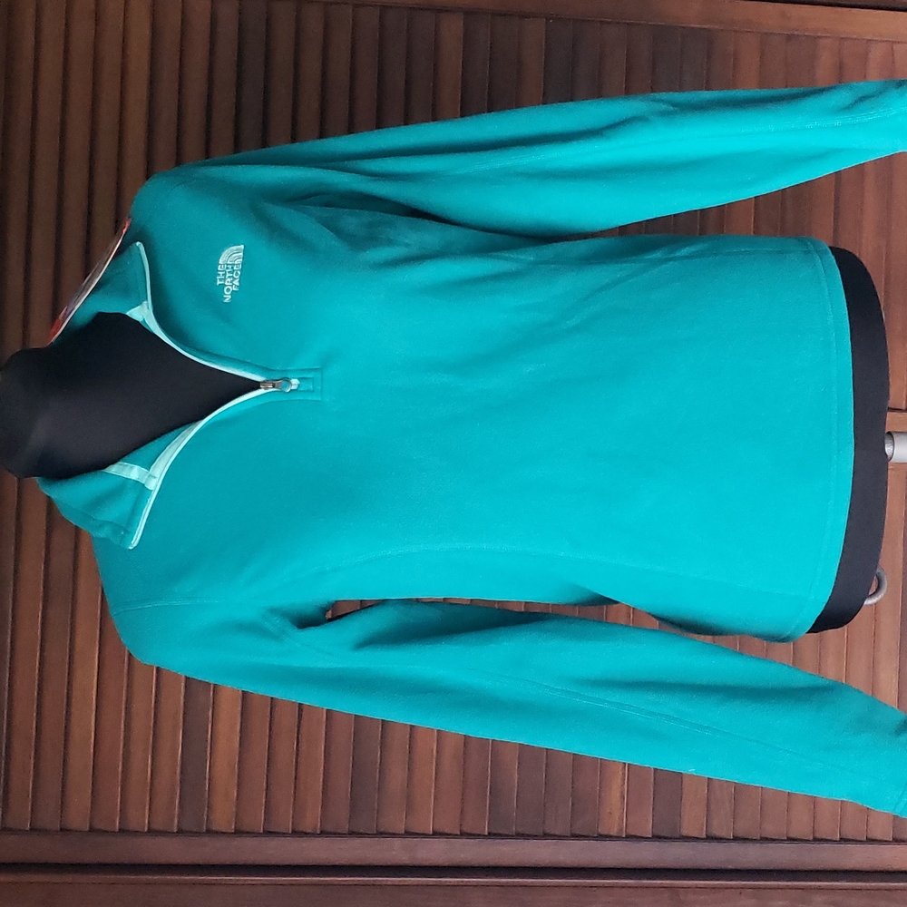 The North Face Long Sleeve Fleece Top Size Small, NWT